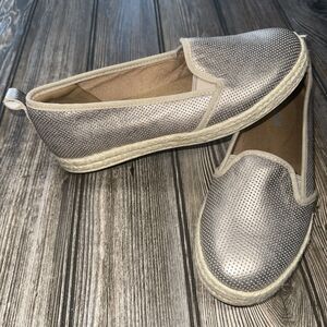 Clark's 8M AZELLA Theoni Slip On Perforated Leather Loafers Espadrille Metallic